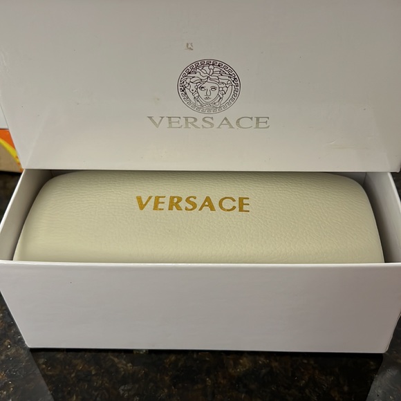 Versace sunglasses black with gold on side - Picture 5 of 5